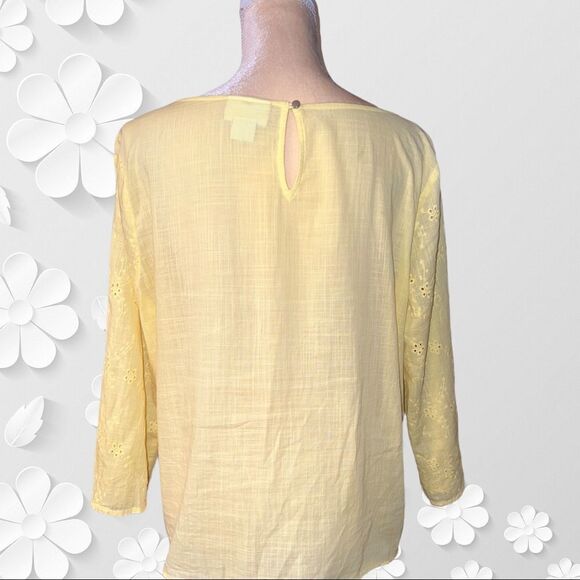 Nwot! Liz Claiborne lightweight yellow eyelet lace tie front top - Picture 5 of 7